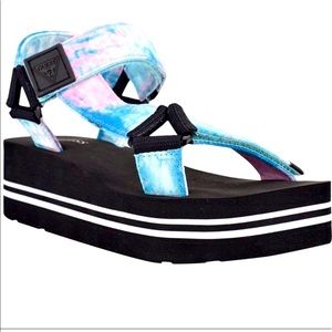 Guess Women's Avin Strappy Platform Sandals